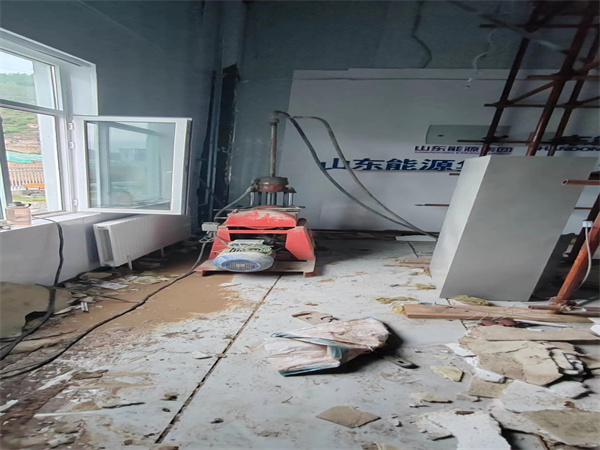 理塘地基基础下沉墙体裂缝加固注浆顶升施工